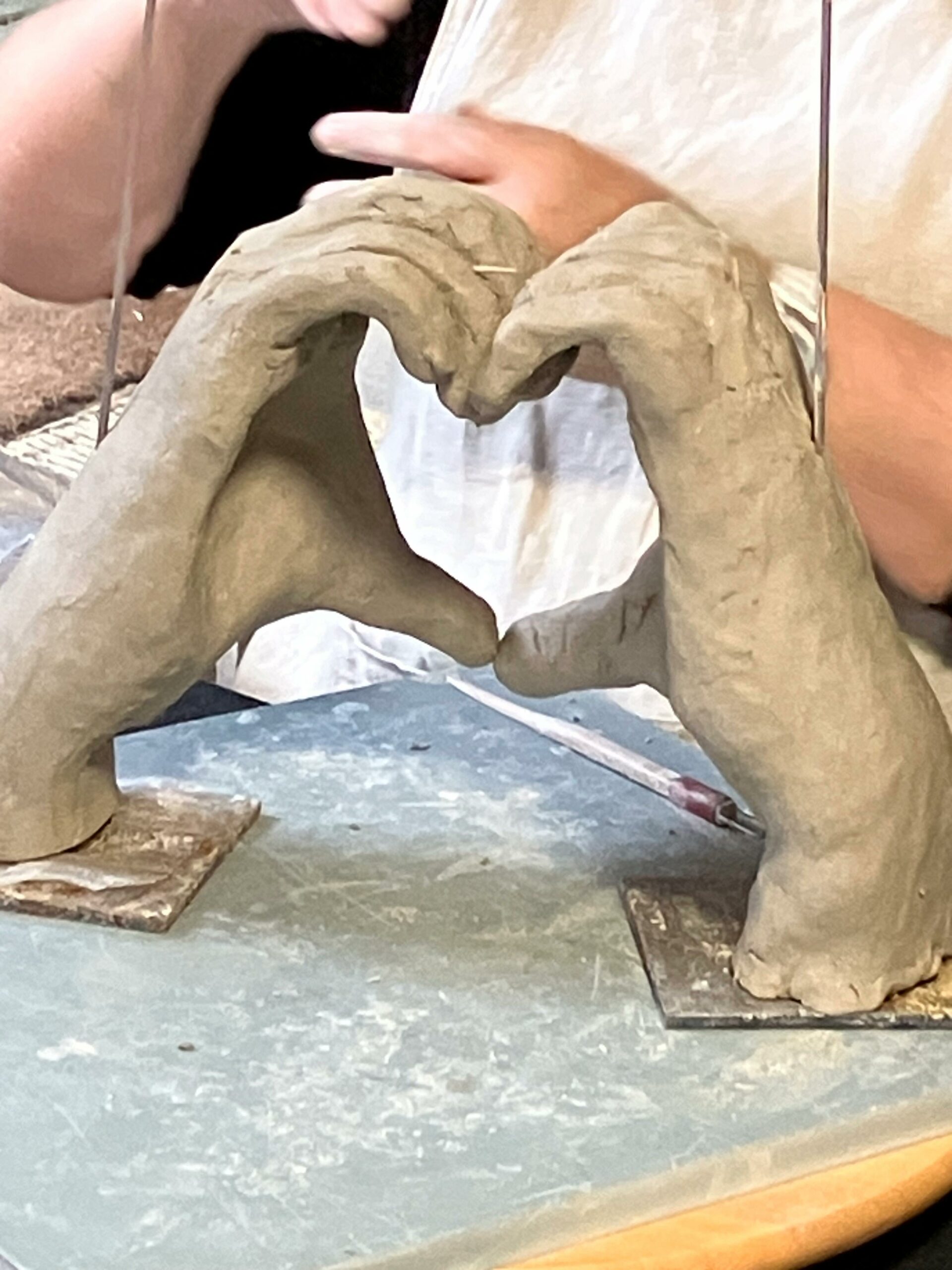 modelage terre et outils traditionnels