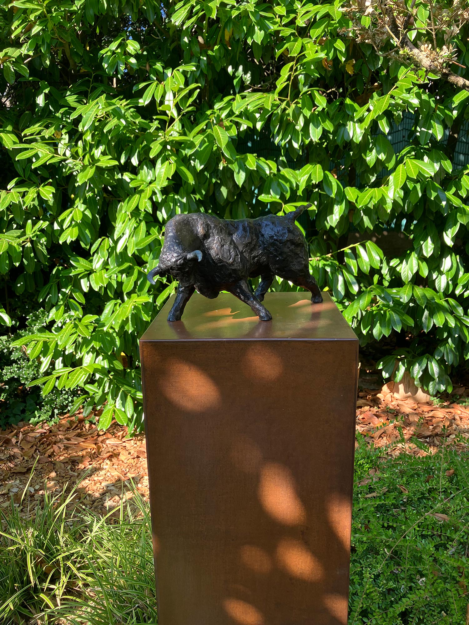 sculpture au jardin le taureau