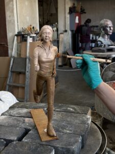 13.SYLVIE MAGADUR -SCULPTURE-BRONZE- JOGGEUSE- PATINE