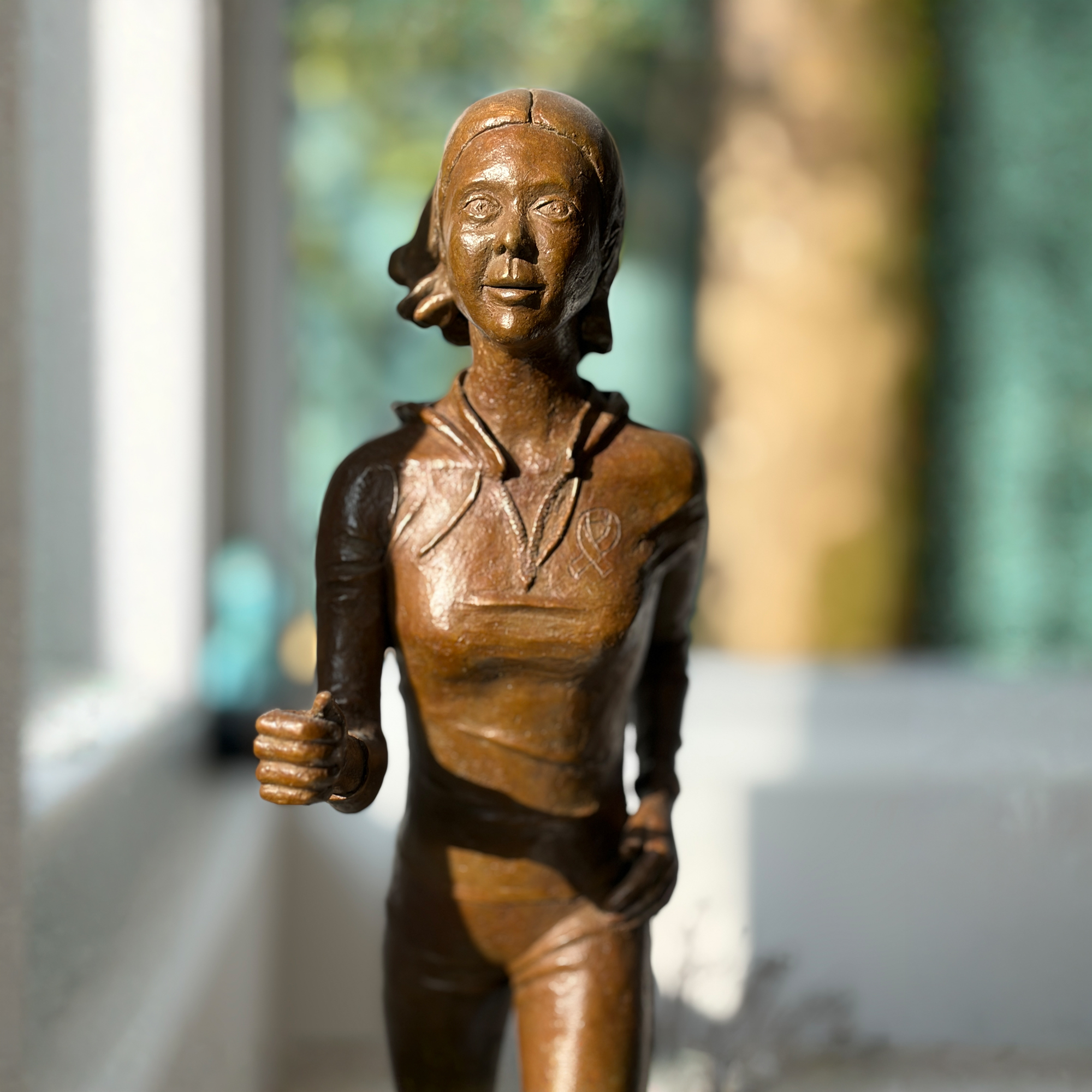 SYLVIE MAGADUR SCULPTURE BRONZE LA JOGGEUSE face buste