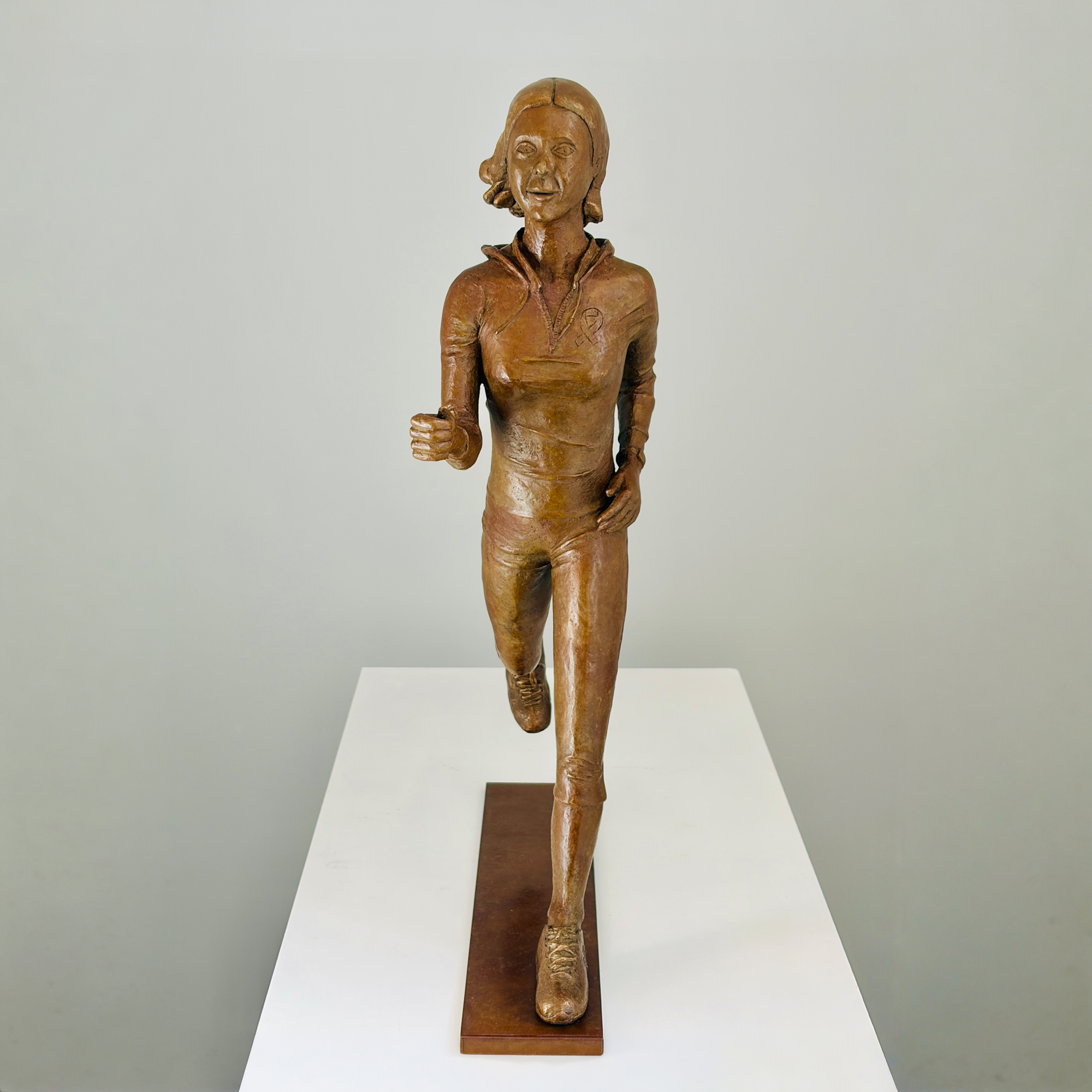 SYLVIE MAGADUR SCULPTURE BRONZE LA JOGGEUSE face